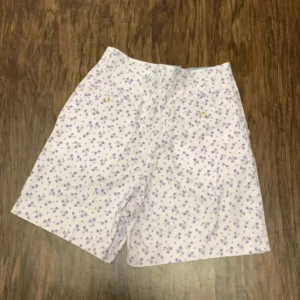 Mountain lake floral shorts - Picture 5 of 5